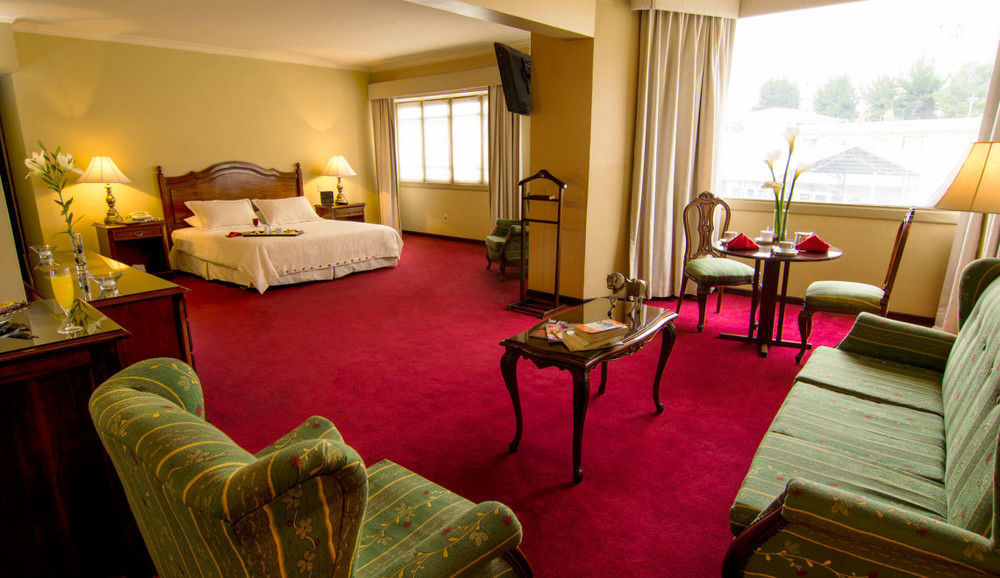 Hotel El Rey Palace